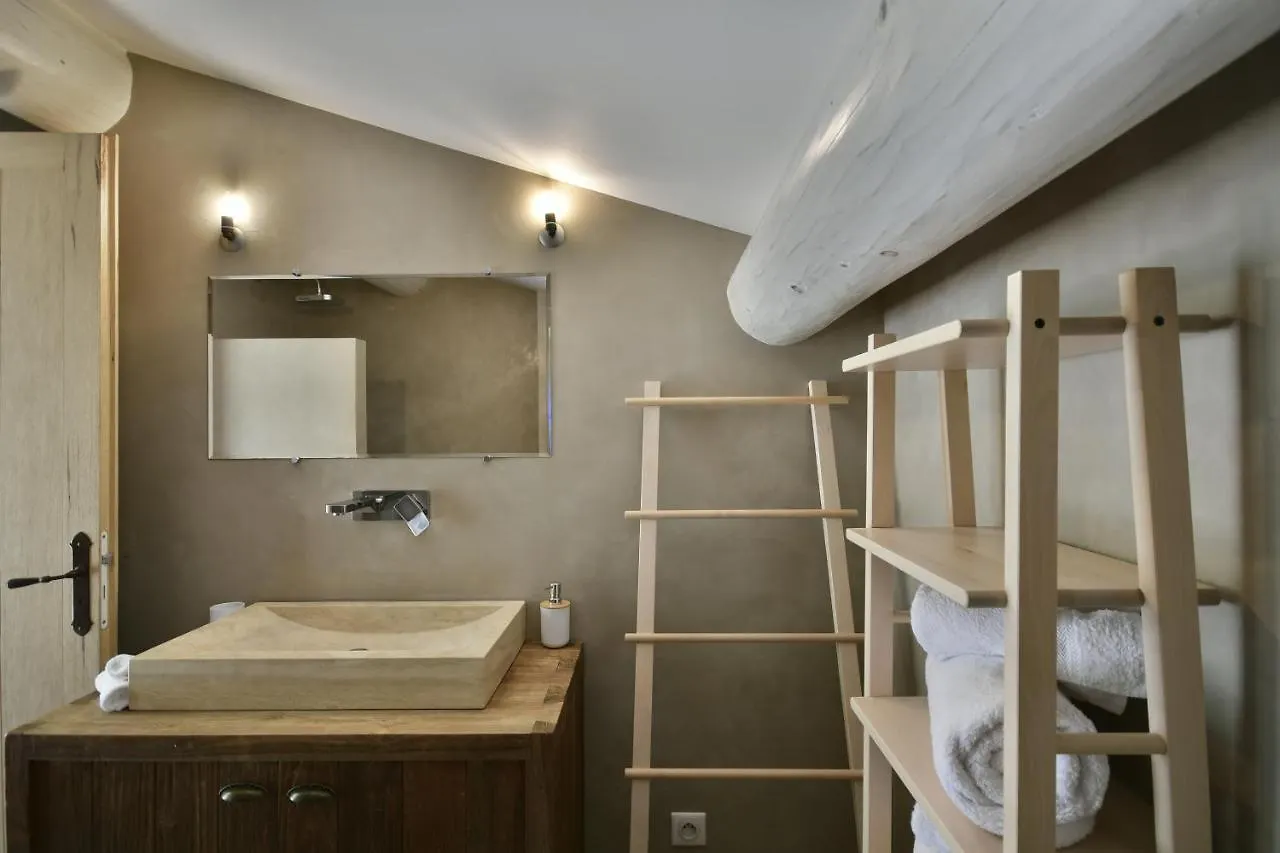 La Maison Des Collines Allemagne-en-Provence Homestay