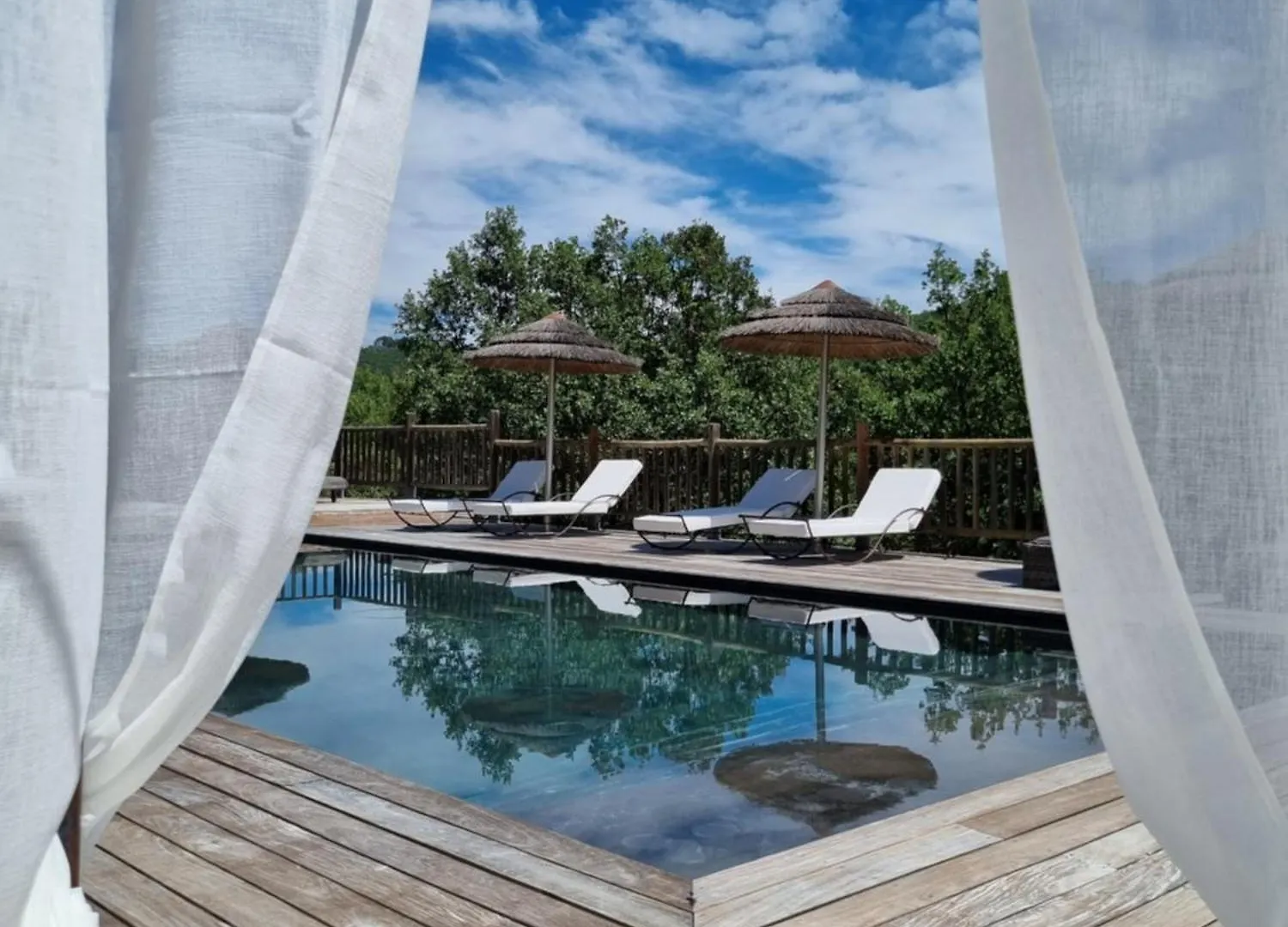La Maison Des Collines Allemagne-en-Provence Homestay